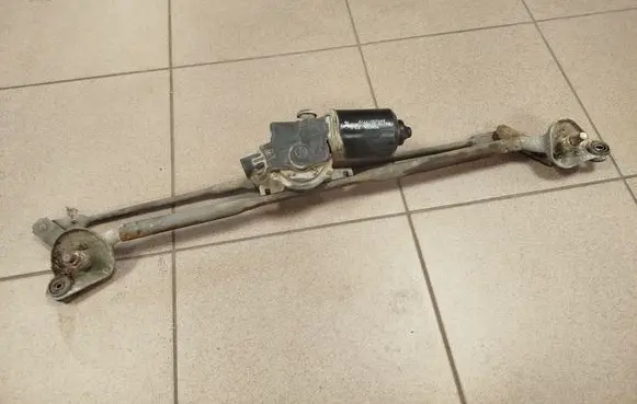 Toyota Land Cruiser (J120) Front wiper linkage and motor 8511060350