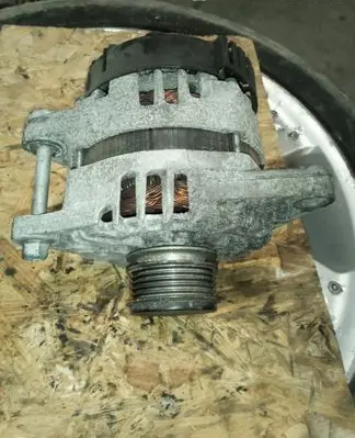 KIA Sportage Generator/alternator 373002A800