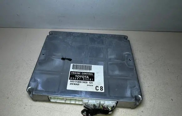 Toyota Avensis T250 Engine control unit/module 8966105C81 1758009420
