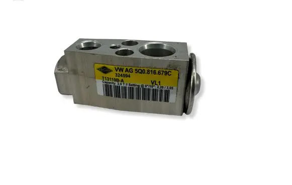 Volkswagen Golf VIII Air conditioning (A/C) expansion valve 5WC816103