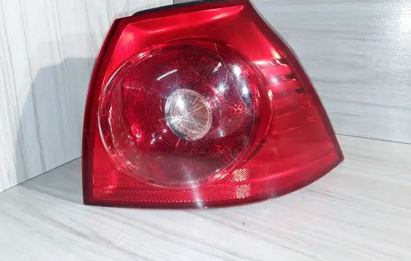 Volkswagen Golf V Rear/tail lights 1K6945096Q