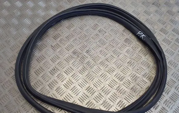 Honda CR-V Front door rubber seal