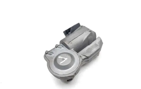 Mercedes-Benz E AMG W210 Steering wheel lock A2034620730