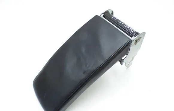 Volkswagen PASSAT CC Armrest 