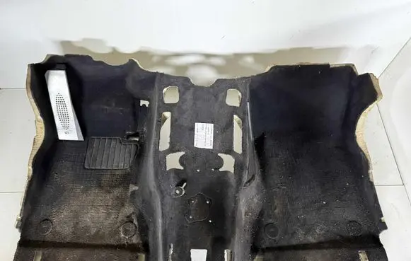 BMW 7 F01 F02 F03 F04 Front floor carpet liner L6699889 101S09908