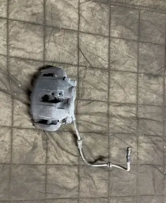 Mercedes-Benz R W251 Front brake caliper