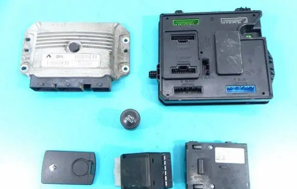 Renault Megane III Engine control unit/module ECU 237100293R IMPRK1037029