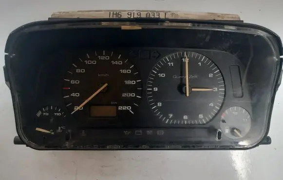 Volkswagen Golf III Speedometer (instrument cluster) 88311188