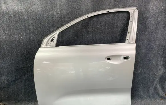 KIA Sorento Front door