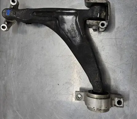 Volvo XC60 Front lower control arm/wishbone 31658893
