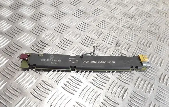 Volkswagen Phaeton Aerial antenna amplifier 3D0035225AR