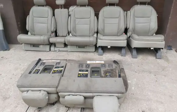 Toyota Sienna XL30 III Seat set 