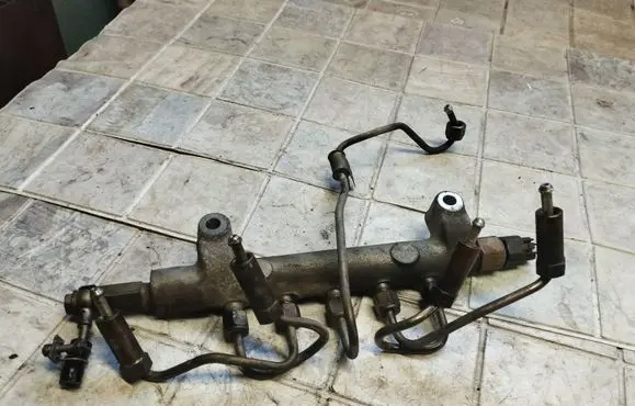 Nissan Almera Tino Fuel main line pipe