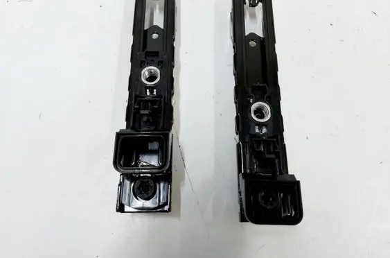 Tesla Model Y Seat belt adjustment rail 1068130C1B