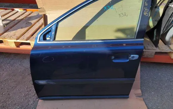 Volvo XC90 Front door
