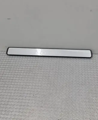 Volvo XC60 Front sill trim cover 33436021 BQ2FA