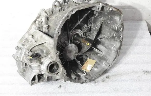 Nissan Qashqai Manual 4 speed gearbox 32010JG70E 30400JG70A