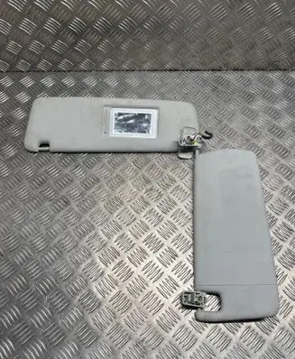 Volkswagen Touareg II Sun visor 7P0857551