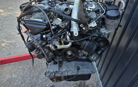 Mercedes-Benz R W251 Engine 642872