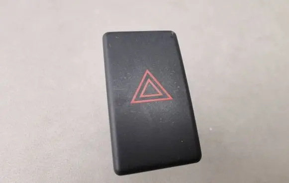 Toyota Avensis T250 Hazard light switch 157963 TR9503 D073