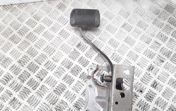 Chrysler Sebring (JS) Brake pedal 05273541 05273541AD