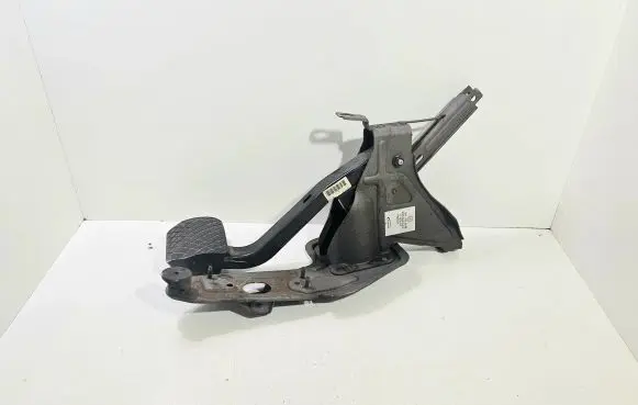 Volkswagen Transporter - Caravelle T5 Brake pedal 7H1723057B