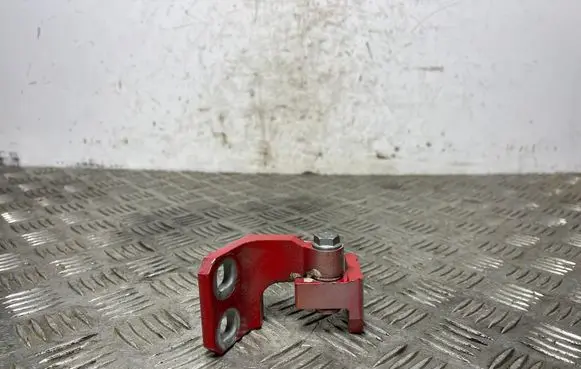 Jeep Renegade Front door upper hinge