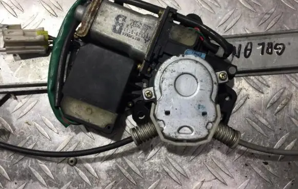 Mitsubishi Galant Front door window regulator motor 0620200092 mr280666b