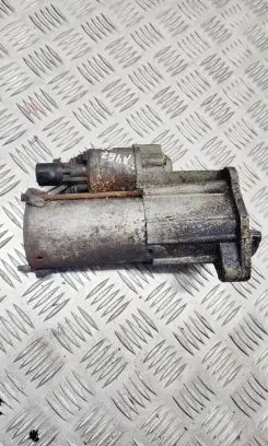 Audi A4 S4 B7 8E 8H Starter motor 06D911023