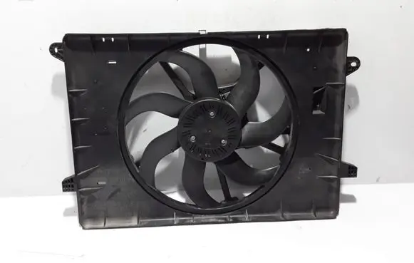 Chrysler Pacifica Radiator cooling fan shroud 68306585AB