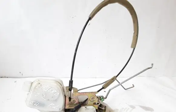 Mitsubishi Pajero Front door lock NOCODE
