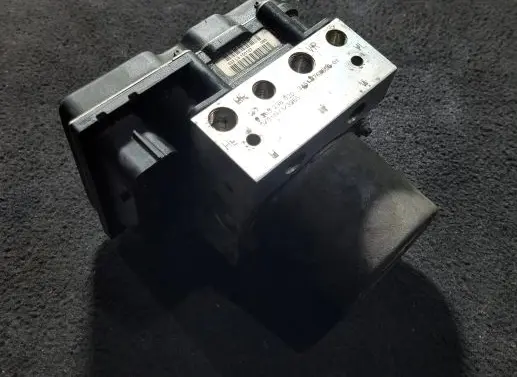 BMW 5 E60 E61 ABS Pump 6777799 6777797
