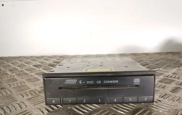 Nissan X-Trail T30 CD/DVD changer 281844M560