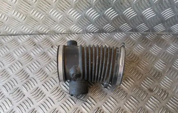 BMW 7 E38 Air intake hose/pipe 13711432411 1432411