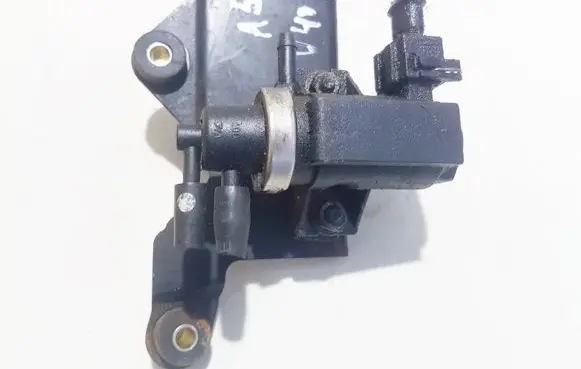 Volvo S40, V40 Turbo solenoid valve 72190343 30618057