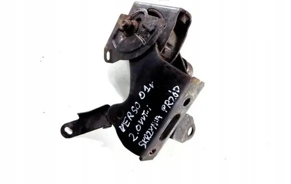Toyota Avensis Verso Engine mount bracket