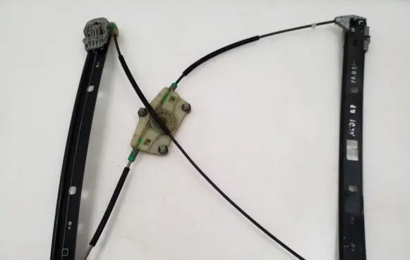 Audi Q7 4L Front door window regulator with motor 
