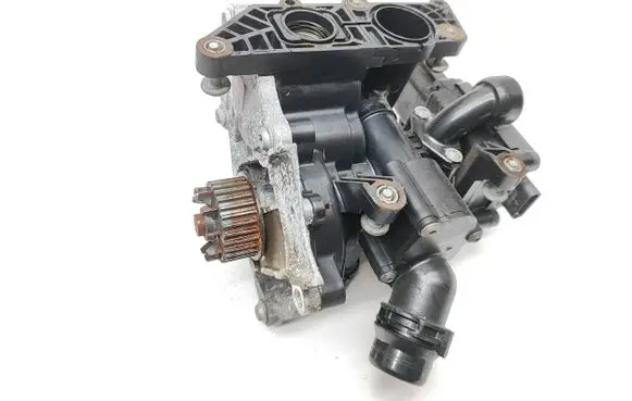 Volkswagen Tiguan Allspace Water pump 06L121111M