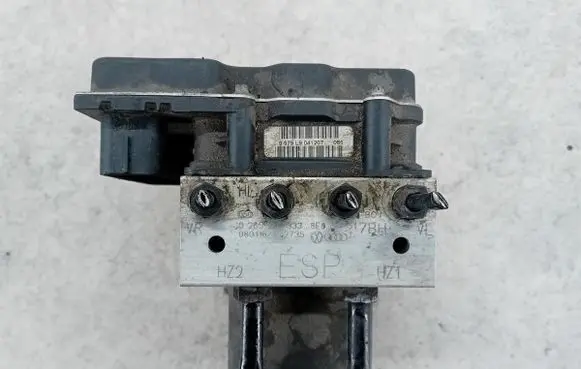 Audi A4 S4 B7 8E 8H ABS Pump 8E0614517BH