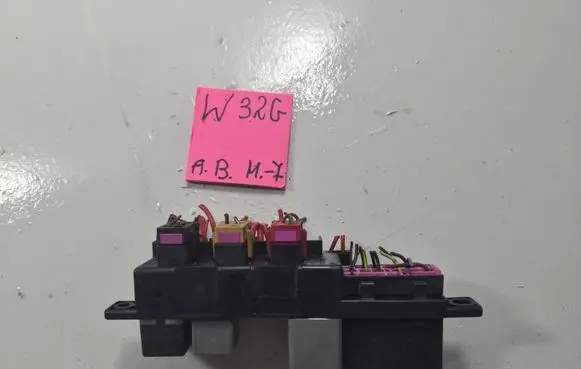 Volkswagen PASSAT B5 Fuse box set 8L0941822