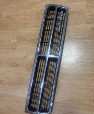 Chrysler Voyager Front bumper upper radiator grill 4576735 4576765 5263528
