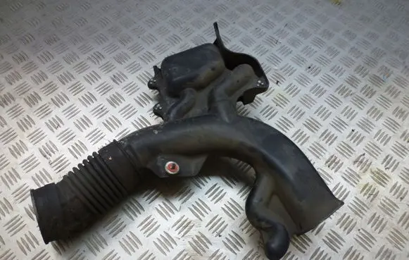 Intake resonator