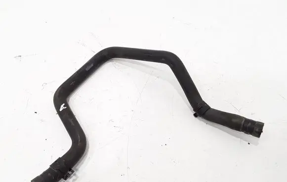 Volkswagen PASSAT B5.5 Engine coolant pipe/hose 8D0121107M