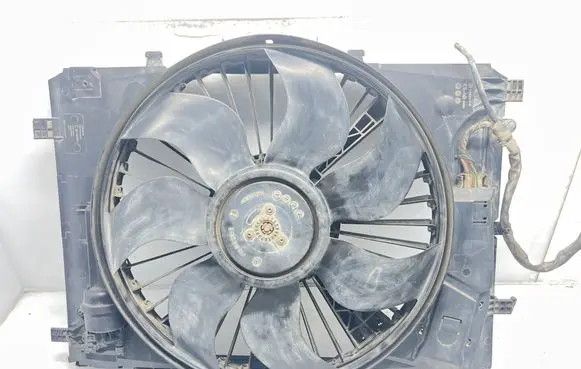 Mercedes-Benz C W204 Electric radiator cooling fan A2045000755