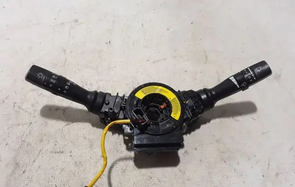 Wiper turn signal indicator stalk/switch