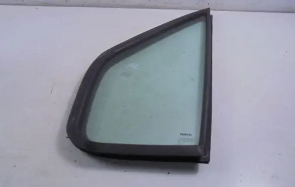 Iveco Daily 35.8 - 9 Front triangle window/glass 43R-001099