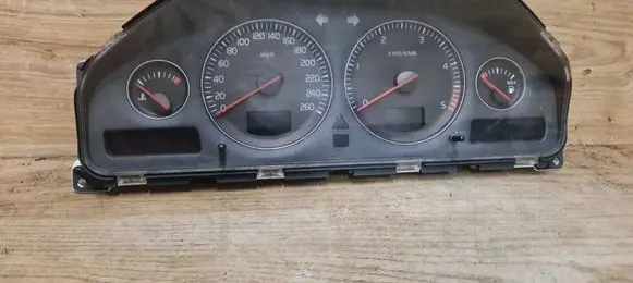 Volvo S60 Speedometer (instrument cluster) 30746102