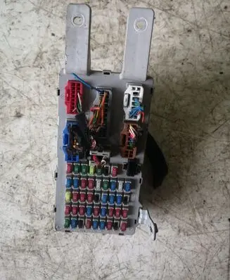 Hyundai Santa Fe Fuse module 919502B400