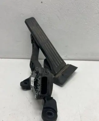 Hyundai i30 Accelerator throttle pedal 327003XXXX P03
