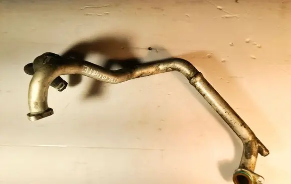 Audi A6 S6 C6 4F Engine coolant pipe/hose 07L121481E